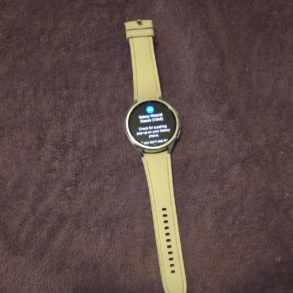 Samsung Galaxy Watch Classic - Beige Leather Strap